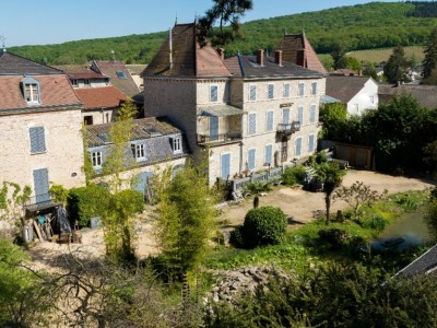 PROPRIETE A VENDRE - TOURNUS - 510 m2 - 960000 €