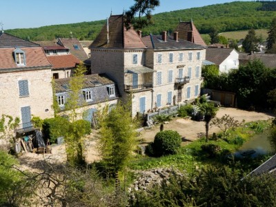 PROPRIETE A VENDRE - TOURNUS - 510 m2 - 840000 €