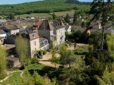 PROPRIETE A VENDRE - TOURNUS - 510 m2 - 960000 €