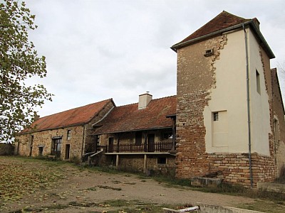 BTISSE - ETRIGNY - 232 m2 - VENDU