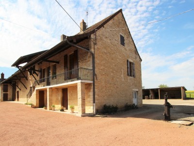 PROPRIETE A VENDRE - TOURNUS - 151 m2 - 330000 €