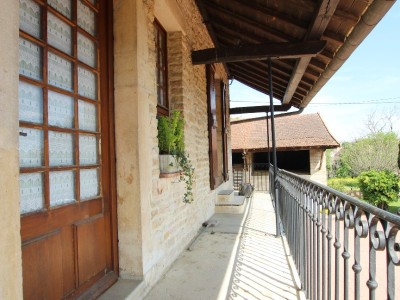 PROPRIETE A VENDRE - TOURNUS - 151 m2 - 330000 €