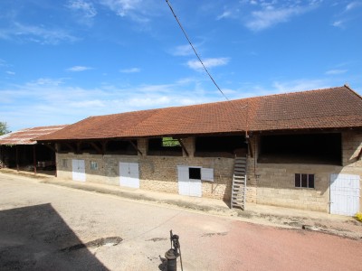 PROPRIETE A VENDRE - TOURNUS - 151 m2 - 330000 €