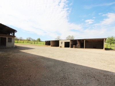 PROPRIETE A VENDRE - TOURNUS - 151 m2 - 330000 €