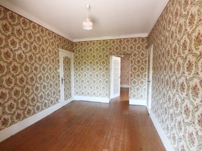 PROPRIETE A VENDRE - TOURNUS - 151 m2 - 330000 €