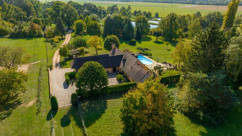 PROPRIETE - PRETY - 155 m2 - VENDU