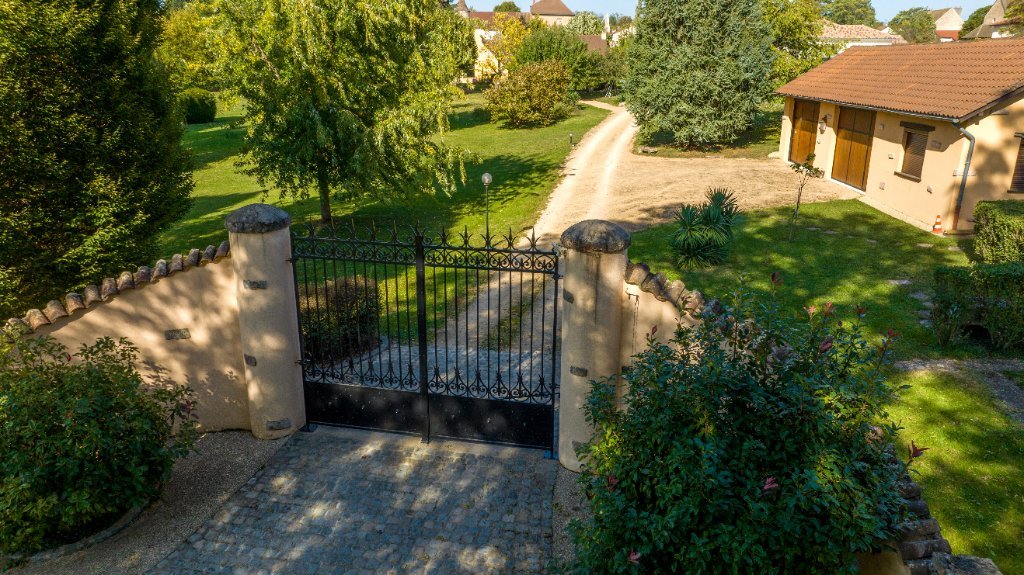 PROPRIETE - PRETY - 155 m2 - VENDU