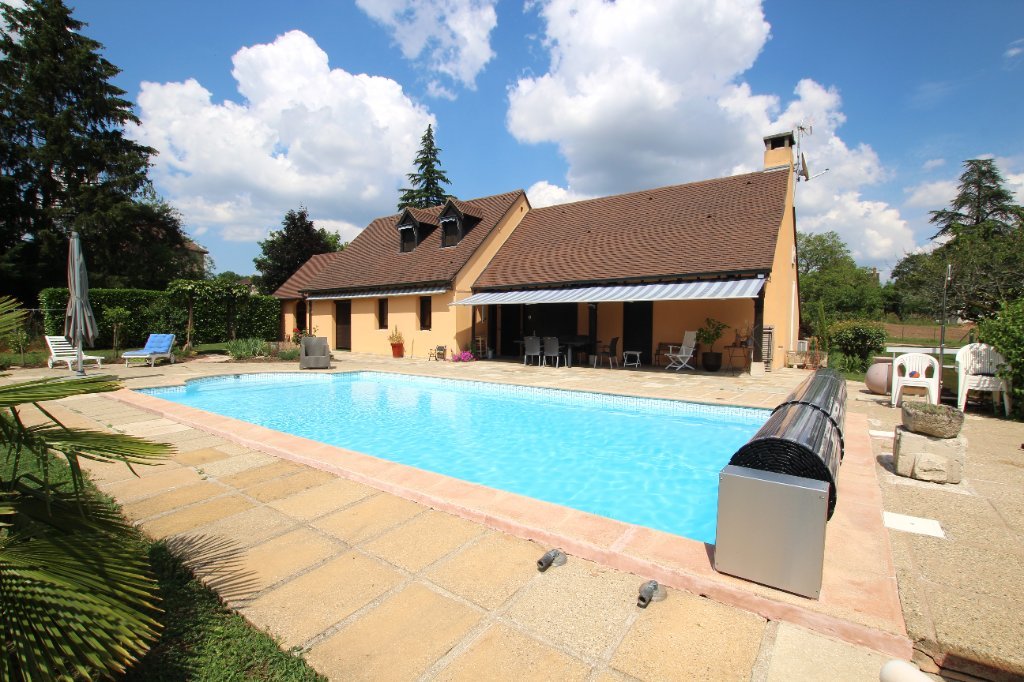 PROPRIETE - PRETY - 155 m2 - VENDU