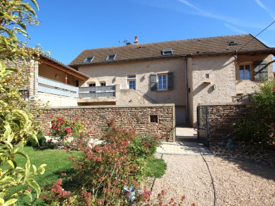 PROPRIETE A VENDRE - TOURNUS - 129 m2 - 495000 €