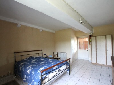 PROPRIETE A VENDRE - MARTAILLY LES BRANCION - 219 m2 - 179000€