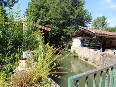 PROPRIETE A VENDRE - TOURNUS - 224 m2 - 425000€