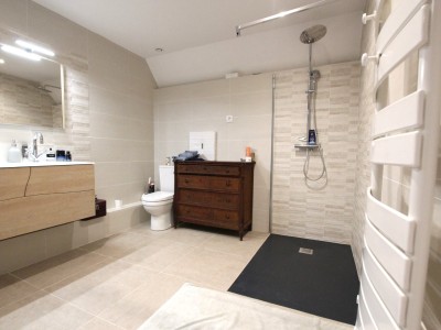 PROPRIETE A VENDRE - TOURNUS - 224 m2 - 425000€
