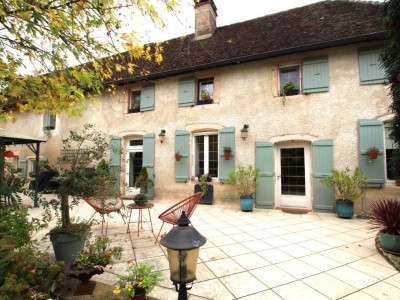 PROPRIETE A VENDRE - TOURNUS - 215 m2 - 399000€