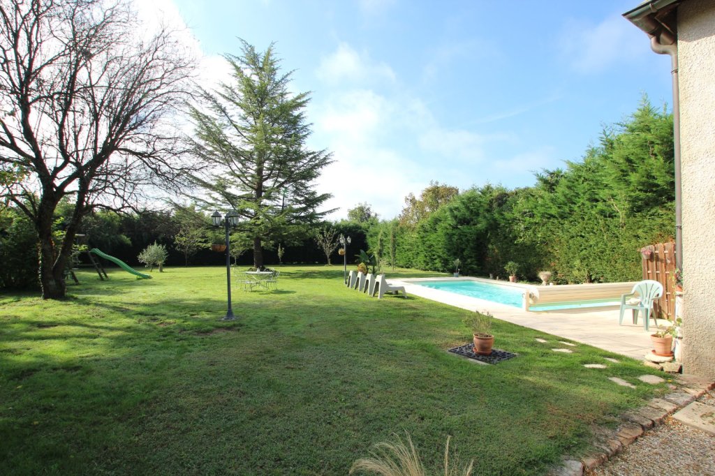 PROPRIETE - SIMANDRE - 215 m2 - VENDU