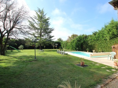 PROPRIETE A VENDRE - TOURNUS - 215 m2 - 399000€