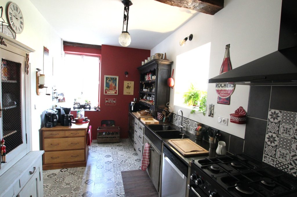 PROPRIETE - SIMANDRE - 215 m2 - VENDU