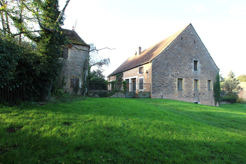 PROPRIETE - ETRIGNY - 340 m2 - VENDU