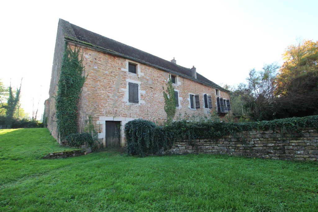 PROPRIETE - ETRIGNY - 340 m2 - VENDU