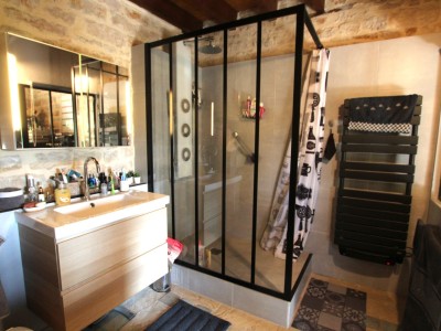 PROPRIETE A VENDRE - TOURNUS - 99 m2 - 299000€