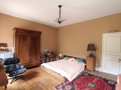 PROPRIETE A VENDRE - TOURNUS - 510 m2 - 590000€
