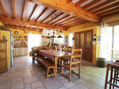 PROPRIETE A VENDRE - TOURNUS - 283 m2 - 585000€
