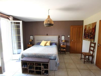 PROPRIETE A VENDRE - TOURNUS - 283 m2 - 585000€