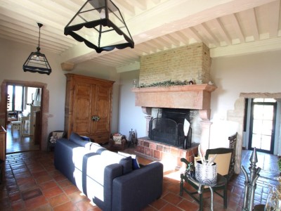 PROPRIETE A VENDRE - TOURNUS - 255 m2 - 900�000�&euro;