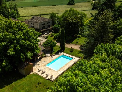 PROPRIETE A VENDRE - TOURNUS - 250 m2 - 599�000�&euro;