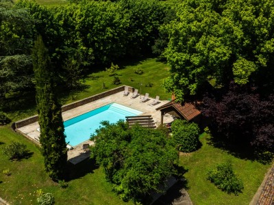 PROPRIETE A VENDRE - TOURNUS - 250 m2 - 599�000�&euro;