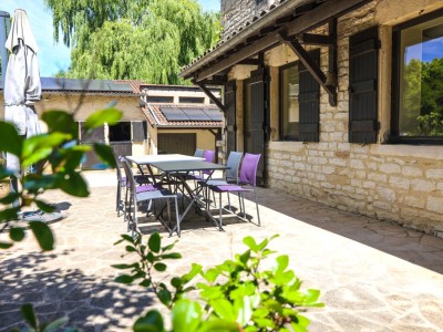 PROPRIETE A VENDRE - TOURNUS - 250 m2 - 599�000�&euro;