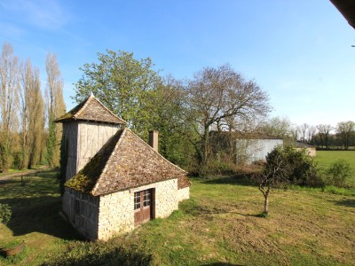 PROPRIETE A VENDRE - TOURNUS - 277 m2 - 429�000�&euro;