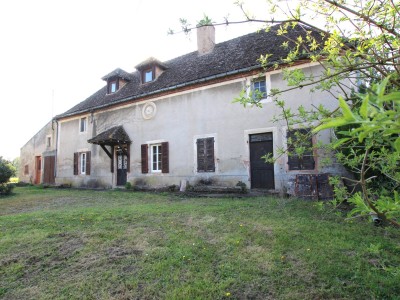 PROPRIETE A VENDRE - TOURNUS - 277 m2 - 429�000�&euro;