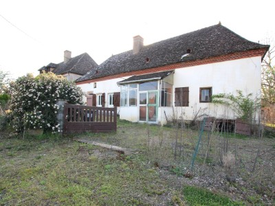 PROPRIETE A VENDRE - TOURNUS - 277 m2 - 429�000�&euro;