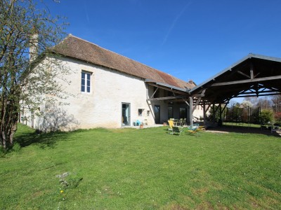 PROPRIETE A VENDRE - TOURNUS - 292 m2 - 490�000�&euro;