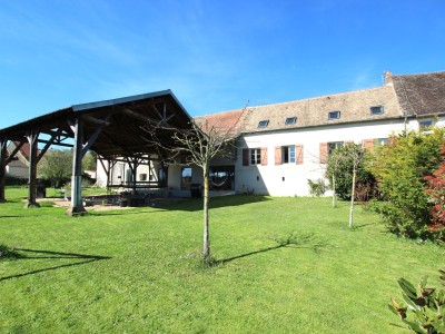 PROPRIETE A VENDRE - TOURNUS - 292 m2 - 490�000�&euro;