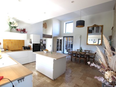 PROPRIETE A VENDRE - TOURNUS - 292 m2 - 490�000�&euro;