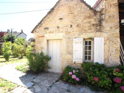 PROPRIETE A VENDRE - TOURNUS - 235 m2 - 339 000 €