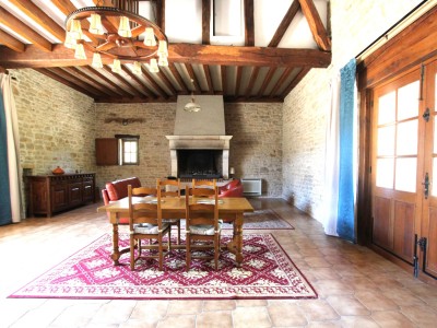 PROPRIETE A VENDRE - TOURNUS - 235 m2 - 339 000 €