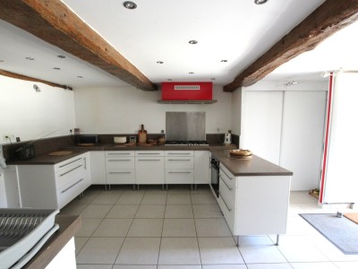 PROPRIETE A VENDRE - TOURNUS - 235 m2 - 339 000 €