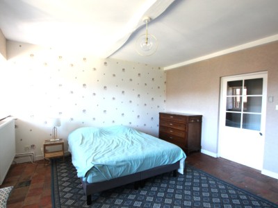 PROPRIETE A VENDRE - TOURNUS - 235 m2 - 339 000 €