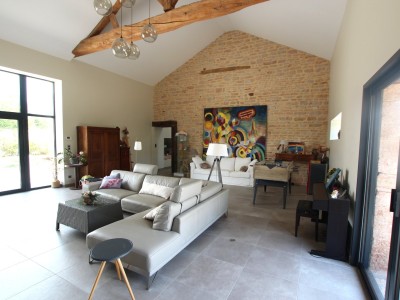 PROPRIETE A VENDRE - TOURNUS - 338 m2 - 845 000 €