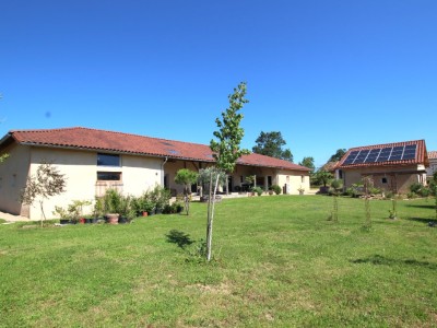 PROPRIETE - VONNAS - 268 m2 - VENDU
