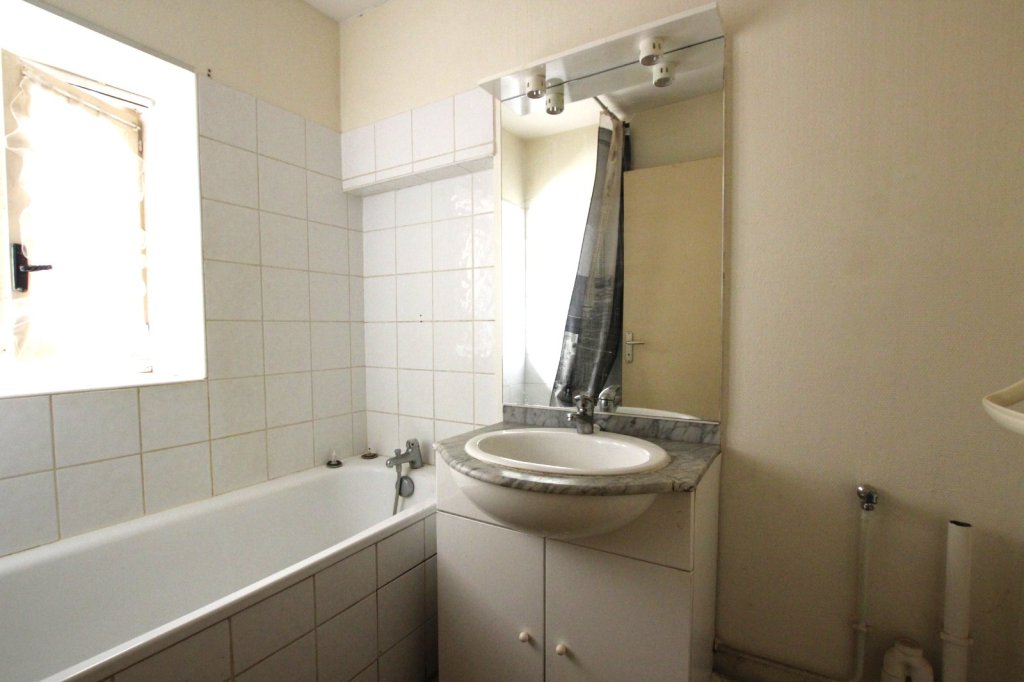 APPARTEMENT T1 - TOURNUS - 41 m2 - VENDU
