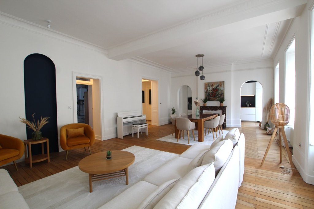 APPARTEMENT T4 - CHALON SUR SAONE - 145 m2 - VENDU