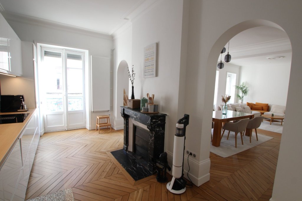 APPARTEMENT T4 - CHALON SUR SAONE - 145 m2 - VENDU