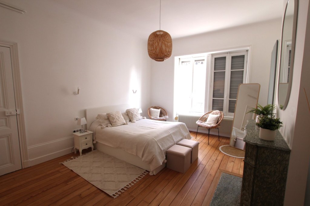 APPARTEMENT T4 - CHALON SUR SAONE - 145 m2 - VENDU