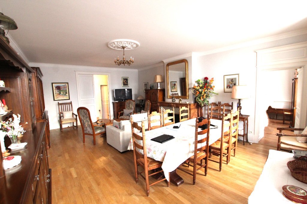 APPARTEMENT T4 - TOURNUS - 120 m2 - VENDU