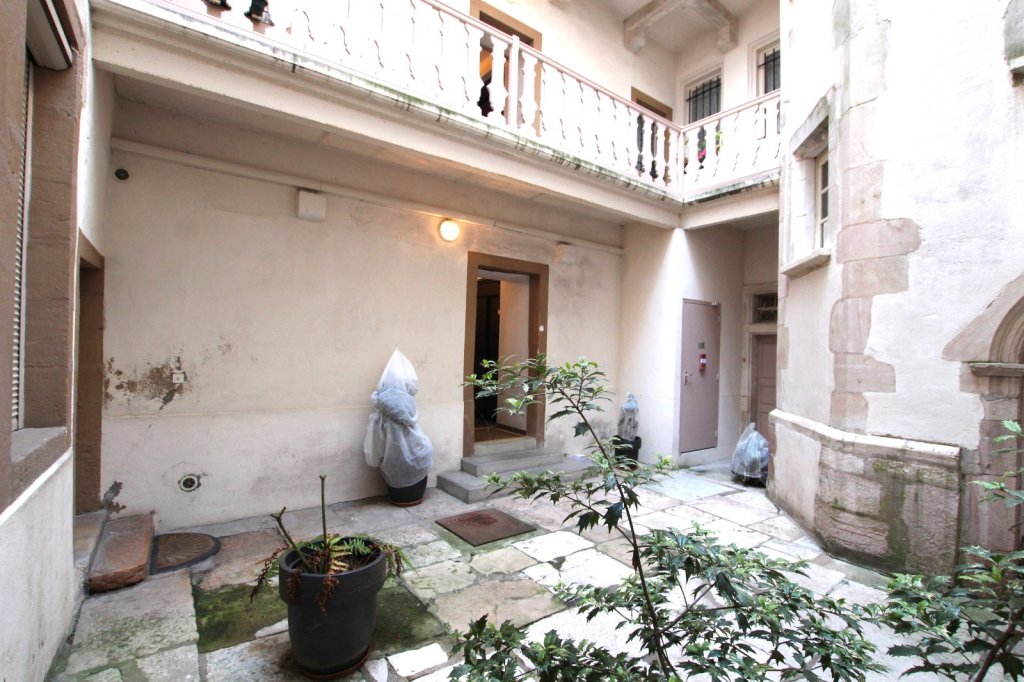 APPARTEMENT T4 - TOURNUS - 120 m2 - VENDU