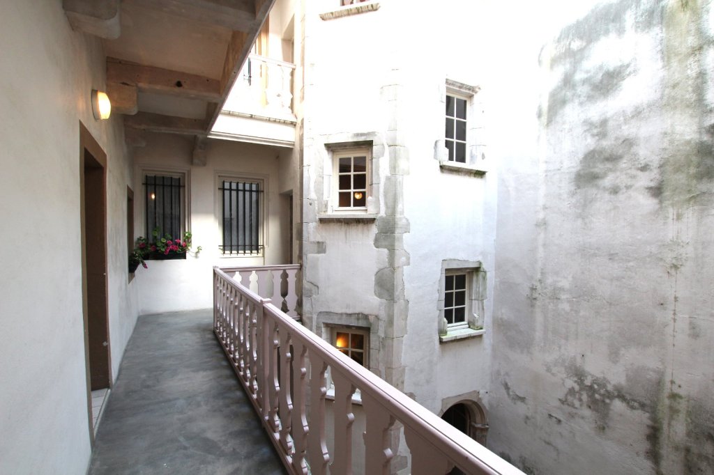 APPARTEMENT T4 - TOURNUS - 120 m2 - VENDU
