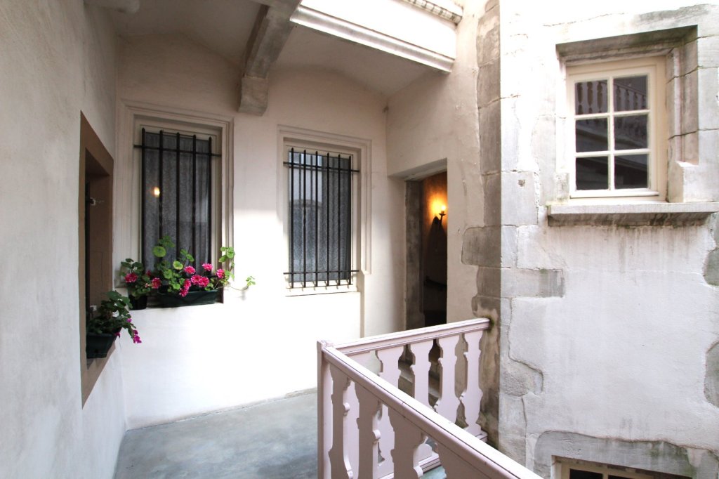 APPARTEMENT T4 - TOURNUS - 120 m2 - VENDU